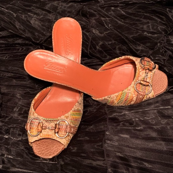 GUCCI Signature Horse-bit Leather-Weave Mules - Picture 11 of 16